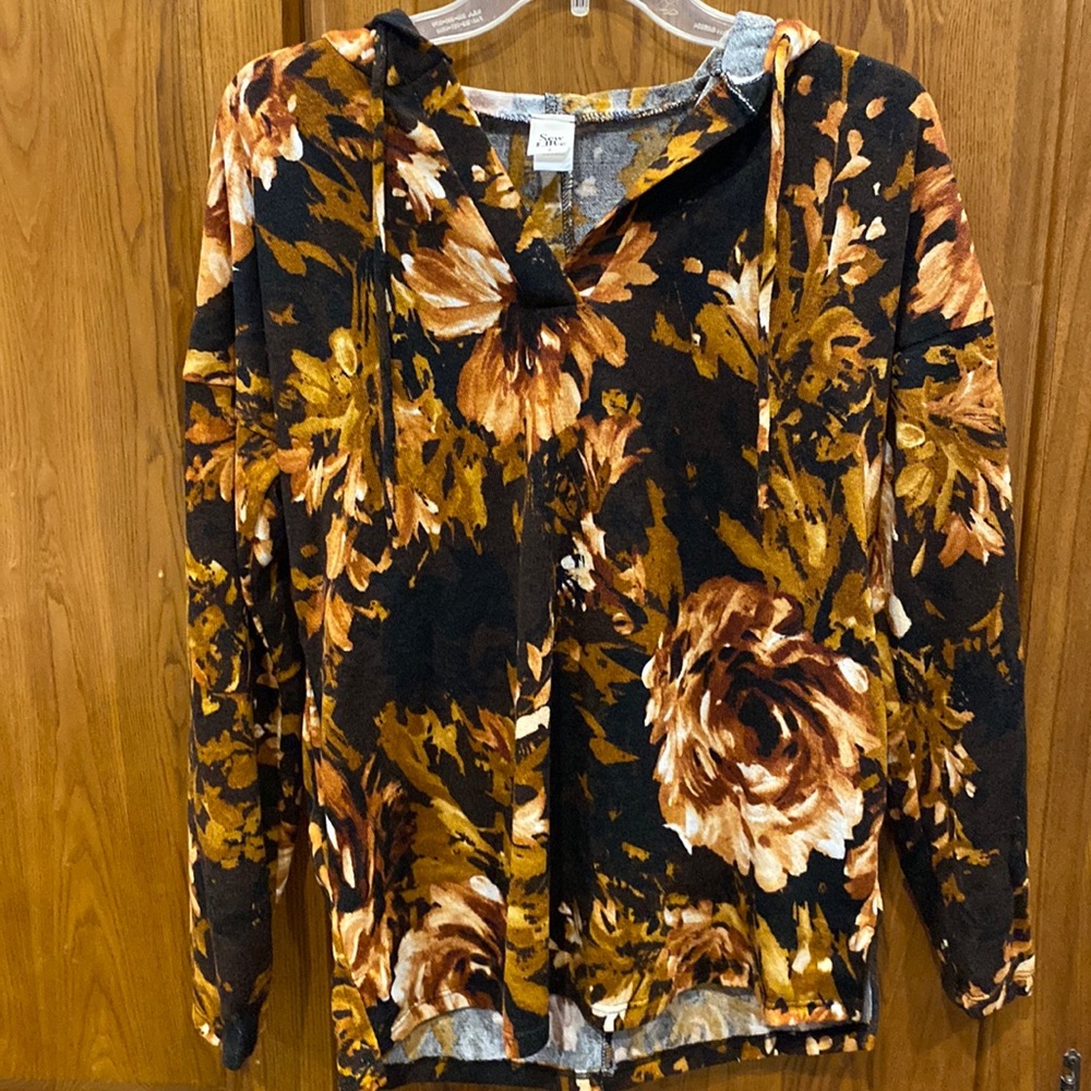 NWOT Sew In Love hacci floral hoodie size small